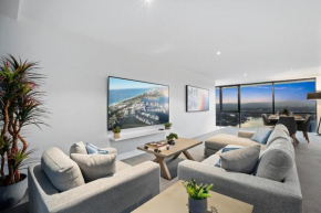 Surfers Paradise Retreat Stunning Views 2-BR Haven